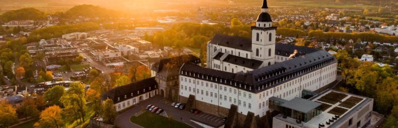 Sonnenuntergang in Siegburg mit Blick über den Michaelsberg