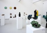 Blick in die Ausstellung anlässlich des Keramikpreises auf die Werke