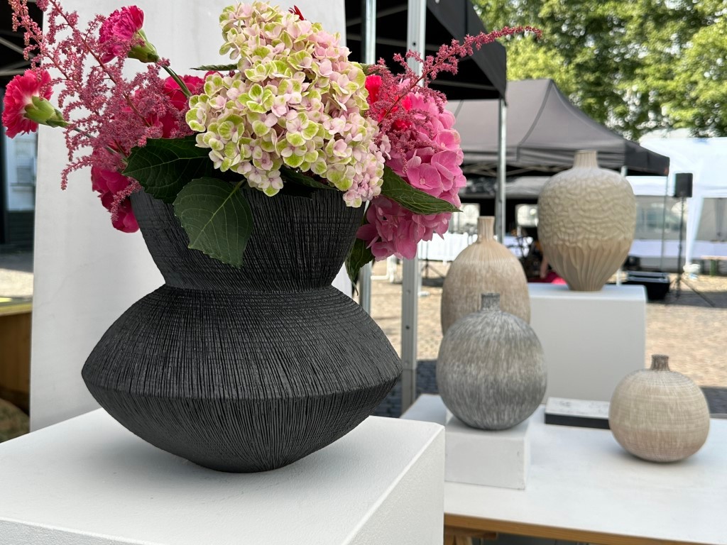 Vase groß mit Blumen von Christiane Wilhelm