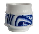 Becker Blau und Weiß von Tineke van Gils