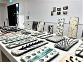 Jaimun Kim Keramiken in Form von Platten mit grafischen Motiven von Jaimun Kim