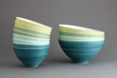 Christiane Riemann Schalen von Blau über Grün bis Gelb von Christiane Riemann