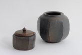 Sabine Schneider-Pungs Vase und kleine Schale mit Deckel von Sabine Schneider-Pungs