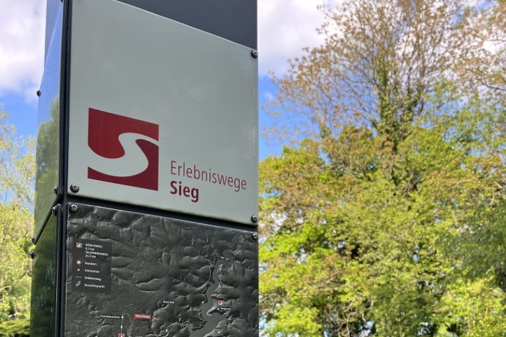 Schild Erlebniswege Sieg